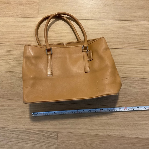 Vintage Coach leather tan tote - Picture 14 of 15